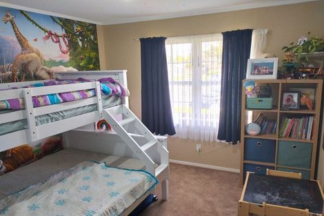 Photo of property in 17 California Drive, Totara Park, Upper Hutt, 5018