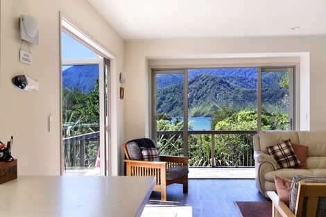 Photo of property in 3215 Archers Road, Tennyson Inlet, 7195