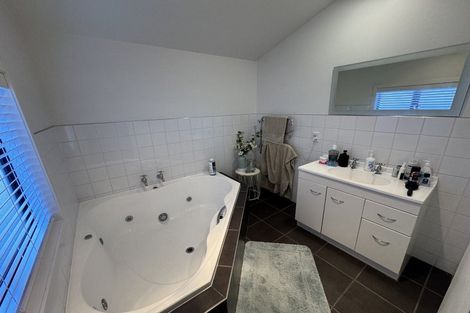 Photo of property in 2a Vivian Street, Burwood, Christchurch, 8083