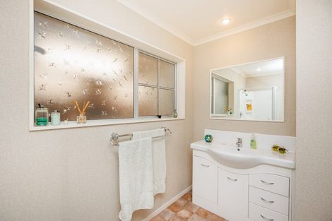 Photo of property in 52 Carter Crescent, Awapuni, Palmerston North, 4412