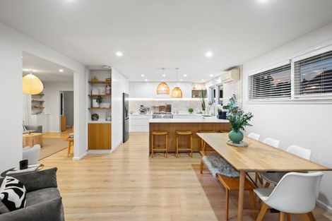 Photo of property in 21 Woodstock Place, Russley, Christchurch, 8042