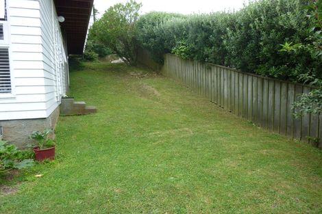 Photo of property in 2/17 Huntingdon Street, Northland, Wellington, 6012