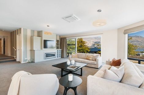Photo of property in 2 Island View Place, Wanaka, 9305
