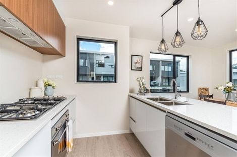 Photo of property in 16/5 Perekia Street, Albany, Auckland, 0632