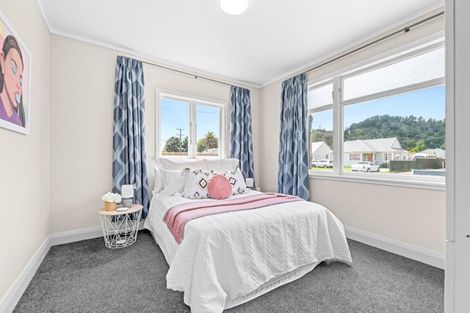 Photo of property in 43 Biddle Crescent, Taita, Lower Hutt, 5011