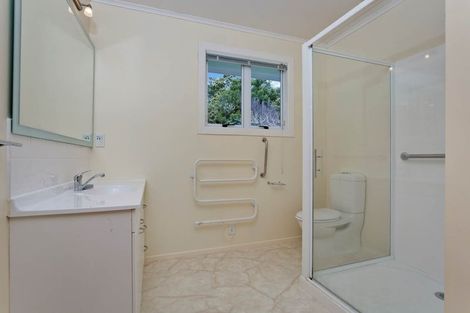 Photo of property in 8 Radiata Lane, Chatswood, Auckland, 0626