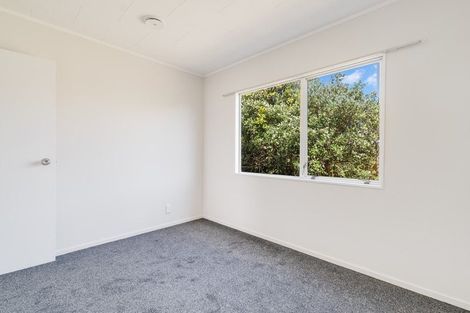 Photo of property in 2 Netherlands Avenue, Kelston, Auckland, 0602
