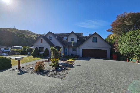 Photo of property in 1 Ridley Green, Churton Park, Wellington, 6037