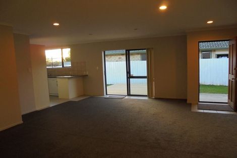 Photo of property in 203 Keri Vista Rise, Papakura, 2110