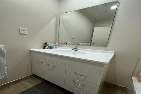 Photo of property in 40 Chapel Road, Flat Bush, Auckland, 2019