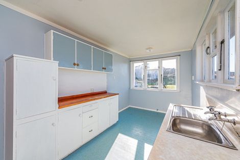 Photo of property in 10 Churchill Crescent, Tawhero, Whanganui, 4501