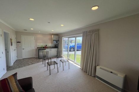 Photo of property in 2 Manukaka Heights, Hurdon, New Plymouth, 4310