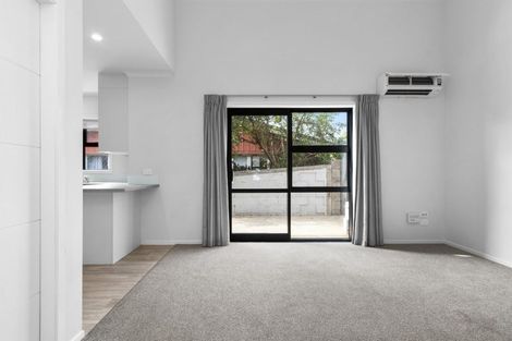Photo of property in 27u2 Seddon Road, Frankton, Hamilton, 3204
