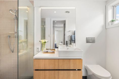 Photo of property in 7 Bowes Crescent, Strathmore Park, Wellington, 6022