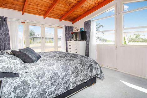 Photo of property in 3 Crompton Road, Massey, Auckland, 0614