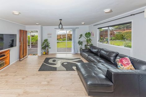 Photo of property in 140 Colwill Road, Massey, Auckland, 0614