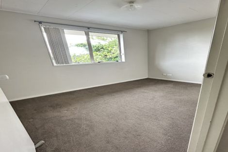 Photo of property in 21 Finn Place, Totara Vale, Auckland, 0629