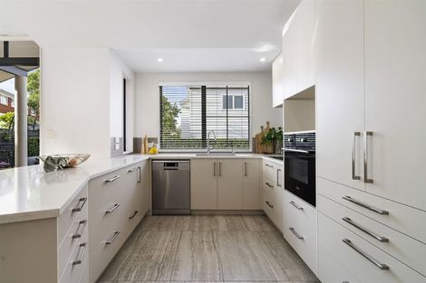 Photo of property in 4 Argyle Terrace, Milford, Auckland, 0620