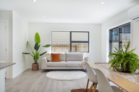 Photo of property in 41 Farnworth Terrace, Glenside, Wellington, 6037