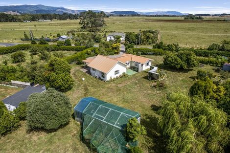 Photo of property in 318 Kuku Beach Road, Kuku, Levin, 5570