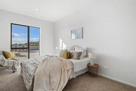 Photo of property in 20 Mina Way, Browns Bay, Auckland, 0630