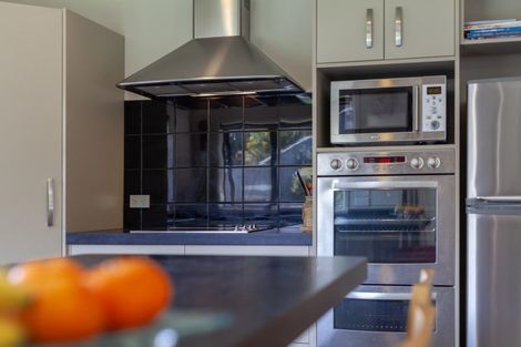 Photo of property in 33 Gandalf Crescent, Paraparaumu, 5032