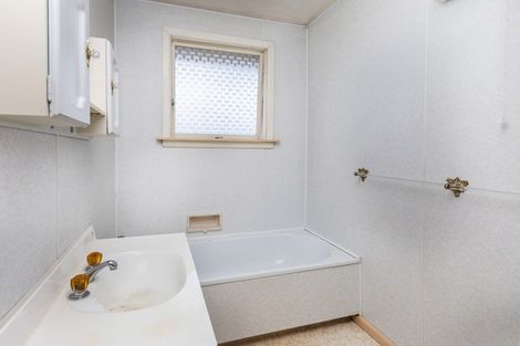 Photo of property in 19 Brookby Crescent, Avonhead, Christchurch, 8042