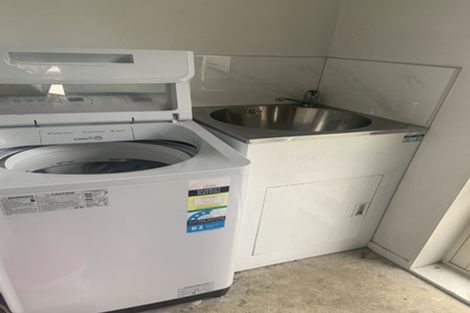 Photo of property in 4 Volta Place, Clendon Park, Auckland, 2103