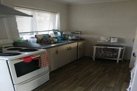 Photo of property in 1/58 Clayburn Road, Glen Eden, Auckland, 0602