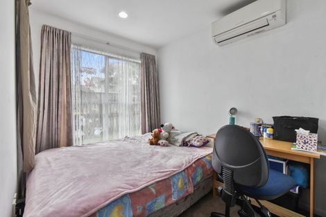Photo of property in 2/33 Kenderdine Road, Papatoetoe, Auckland, 2025