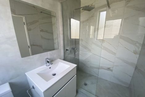 Photo of property in 13b Serjeant Street, Henderson, Auckland, 0612
