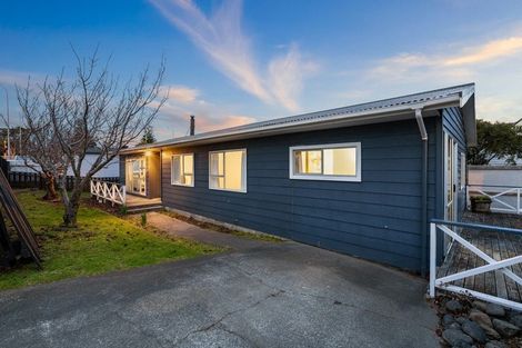 Photo of property in 2 Pascoe Avenue, Paremata, Porirua, 5026
