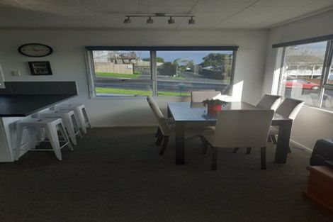 Photo of property in 9 Meadowood Drive, Unsworth Heights, Auckland, 0632