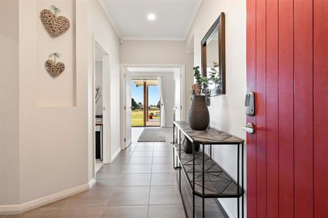 Photo of property in 135b Hutchinson Road, Helensville, 0875