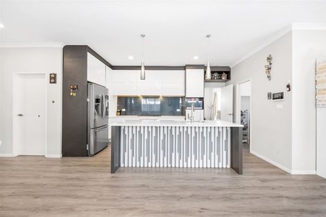 Photo of property in 7 Drumconnell Drive, Flat Bush, Auckland, 2019