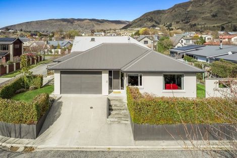 Photo of property in 12 Jessies Crescent, Wanaka, 9305