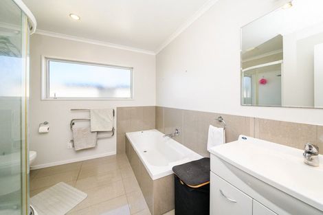 Photo of property in 54 Fraser Drive, Feilding, 4702