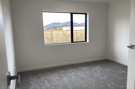 Photo of property in 5 Toropapa Close, Takanini, 2110