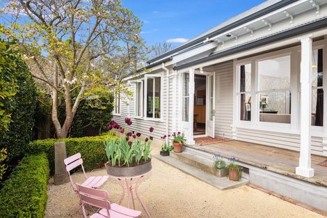 Photo of property in 42 Holly Road, St Albans, Christchurch, 8014