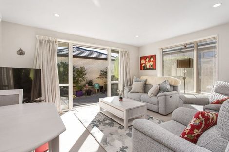 Photo of property in 2/70 Saint Martins Road, Saint Martins, Christchurch, 8022