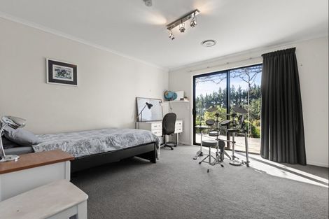 Photo of property in 69 Polson Hill Drive, Aokautere, Palmerston North, 4471