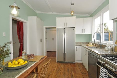 Photo of property in 12 Sale Street, Napier South, Napier, 4110