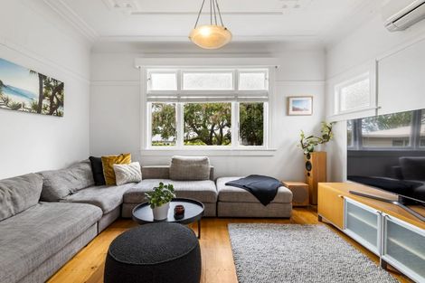 Photo of property in 1c Rutherford Street, Belmont, Auckland, 0622