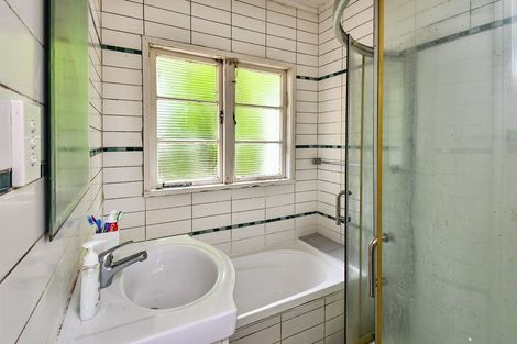 Photo of property in 27 Vine Street, Mangere East, Auckland, 2024