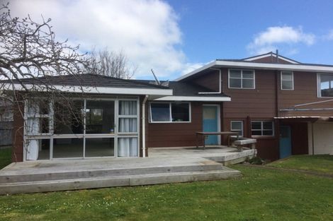 Photo of property in 10 Westhaven Grove, Takaro, Palmerston North, 4412