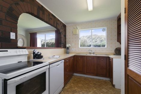 Photo of property in 7 Kew Grove, Wainuiomata, Lower Hutt, 5014
