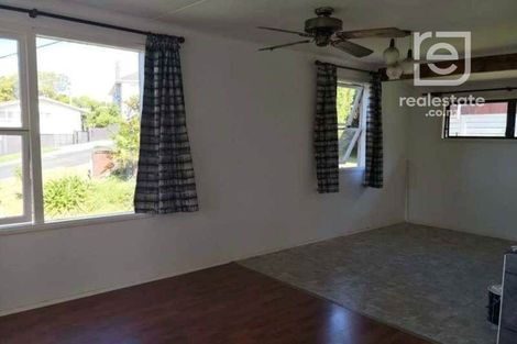 Photo of property in 24 Woodside Avenue, Northcote, Auckland, 0627