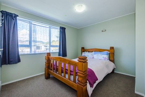 Photo of property in 9 Makarini Street, Paraparaumu, 5032