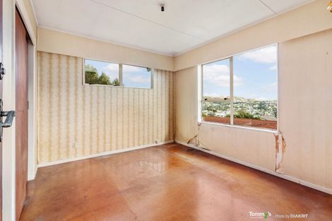 Photo of property in 9 Gow Street, Newlands, Wellington, 6037