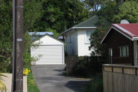 Photo of property in 12 Cliff View Drive, Green Bay, Auckland, 0604
